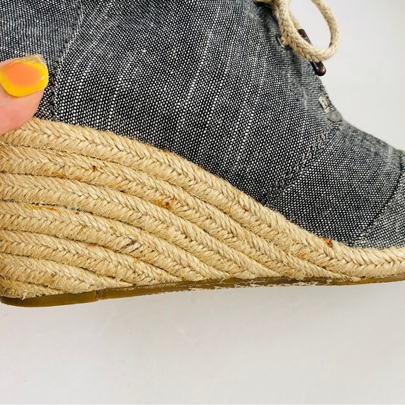 TOMS Chambray Desert Wedge Lace Up Booties - Picture 11 of 14